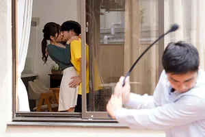 Vay tiền ít tiền mà bạn đòi địt vợ mình xong mới cho